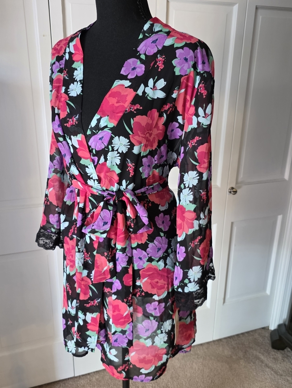NWT Flora Nikrooz Floral Sheer Kimono Robe Lace Trim S/M Goth Whimsigoth